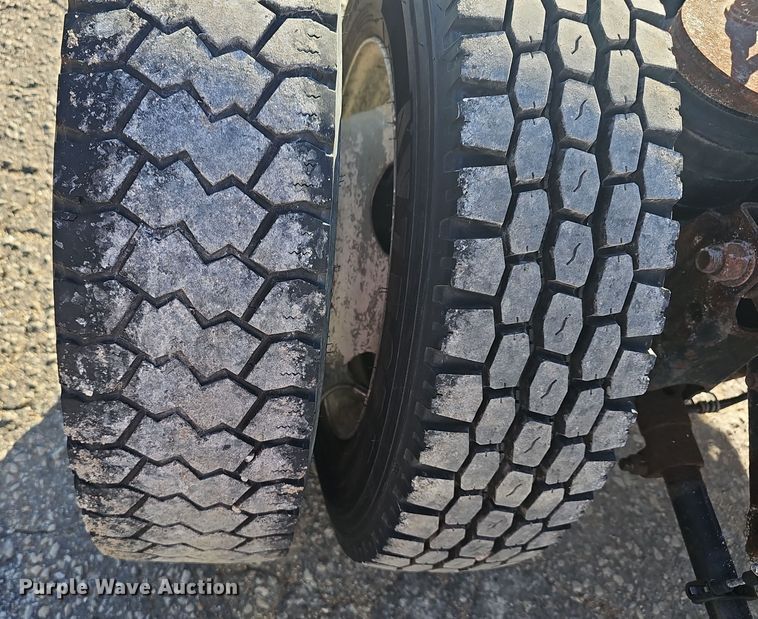 image for item DO7719 2009 Ford F450 Super Duty XLT truck cab and chassis