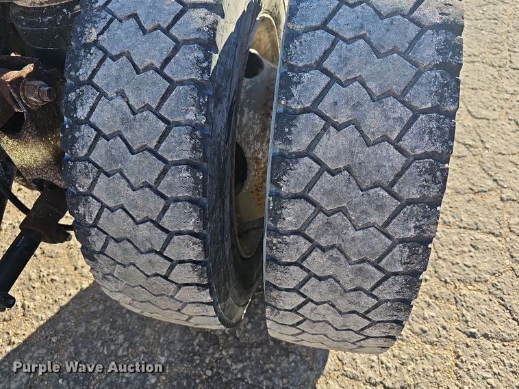 image for item DO7719 2009 Ford F450 Super Duty XLT truck cab and chassis