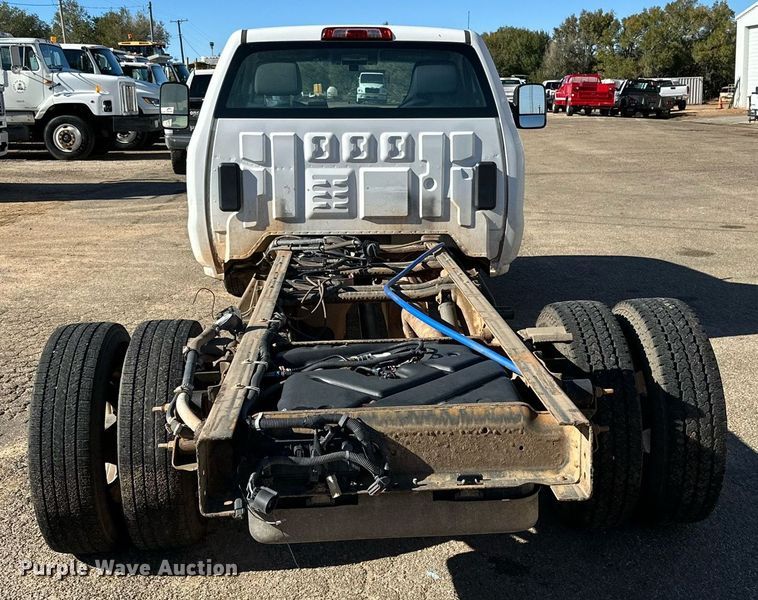 image for item DP5981 2016 Chevrolet Silverado 3500HD pickup truck cab and chassis