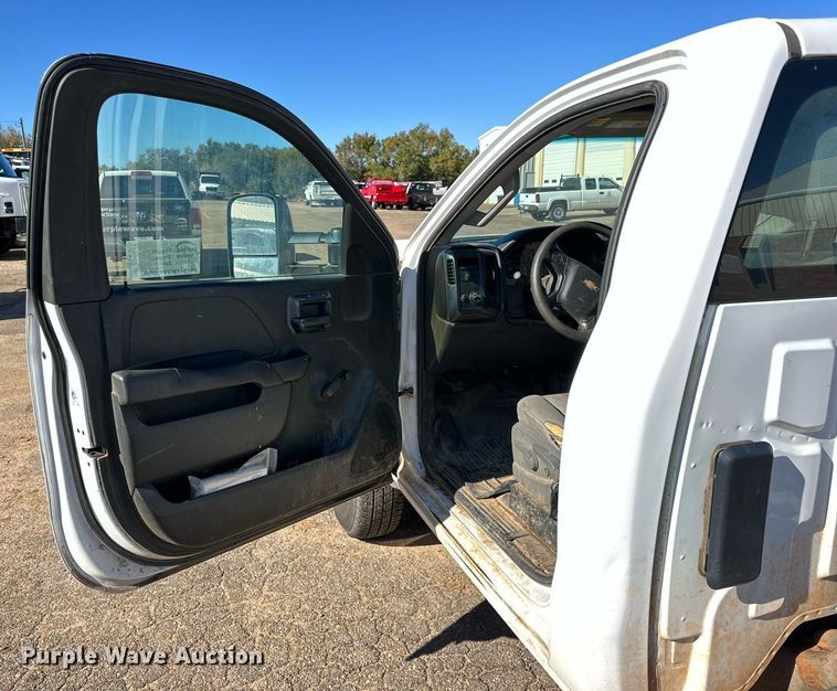 image for item DP5981 2016 Chevrolet Silverado 3500HD pickup truck cab and chassis