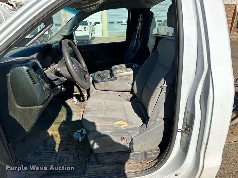 image for item DP5981 2016 Chevrolet Silverado 3500HD pickup truck cab and chassis