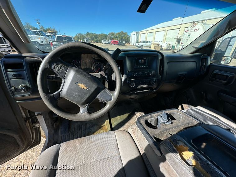 image for item DP5981 2016 Chevrolet Silverado 3500HD pickup truck cab and chassis