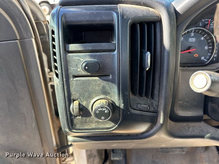 image for item DP5981 2016 Chevrolet Silverado 3500HD pickup truck cab and chassis