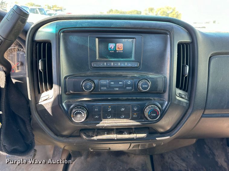 image for item DP5981 2016 Chevrolet Silverado 3500HD pickup truck cab and chassis