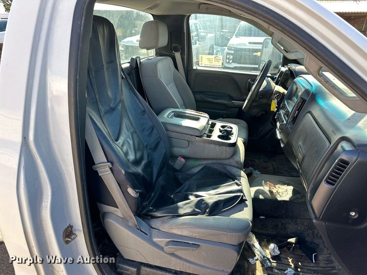 image for item DP5981 2016 Chevrolet Silverado 3500HD pickup truck cab and chassis