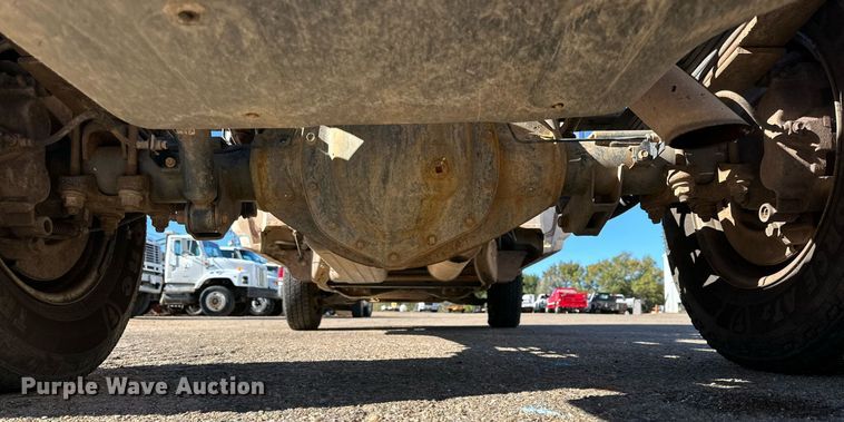 image for item DP5981 2016 Chevrolet Silverado 3500HD pickup truck cab and chassis