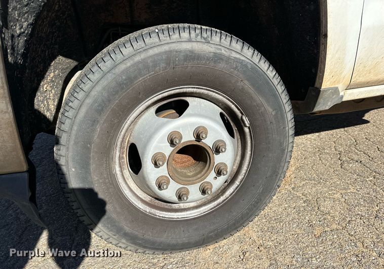 image for item DP5981 2016 Chevrolet Silverado 3500HD pickup truck cab and chassis