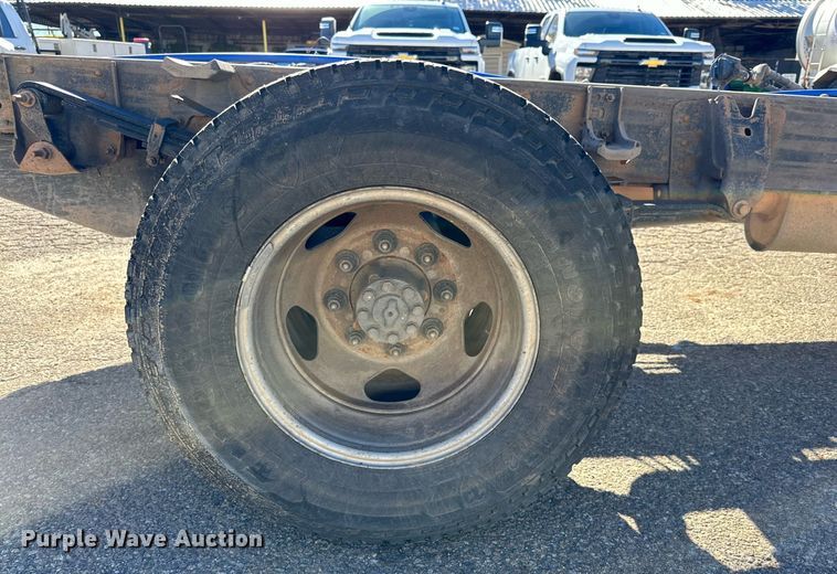 image for item DP5981 2016 Chevrolet Silverado 3500HD pickup truck cab and chassis