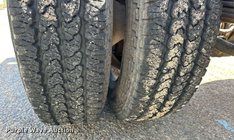 image for item DP5981 2016 Chevrolet Silverado 3500HD pickup truck cab and chassis