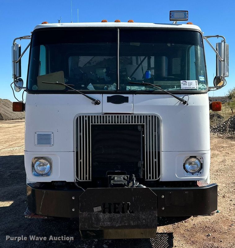 image for item DP5986 2005 Autocar refuse truck