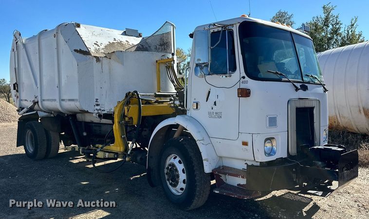 image for item DP5986 2005 Autocar refuse truck