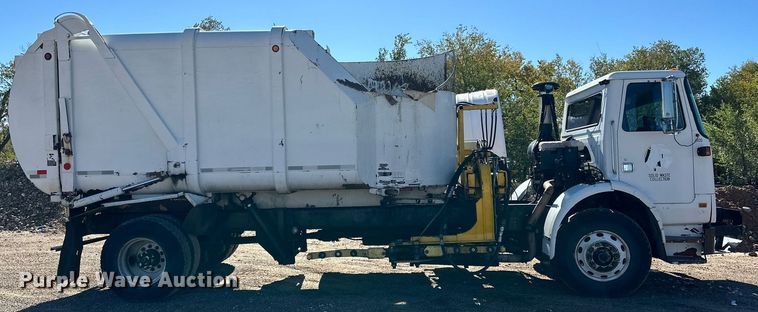 image for item DP5986 2005 Autocar refuse truck