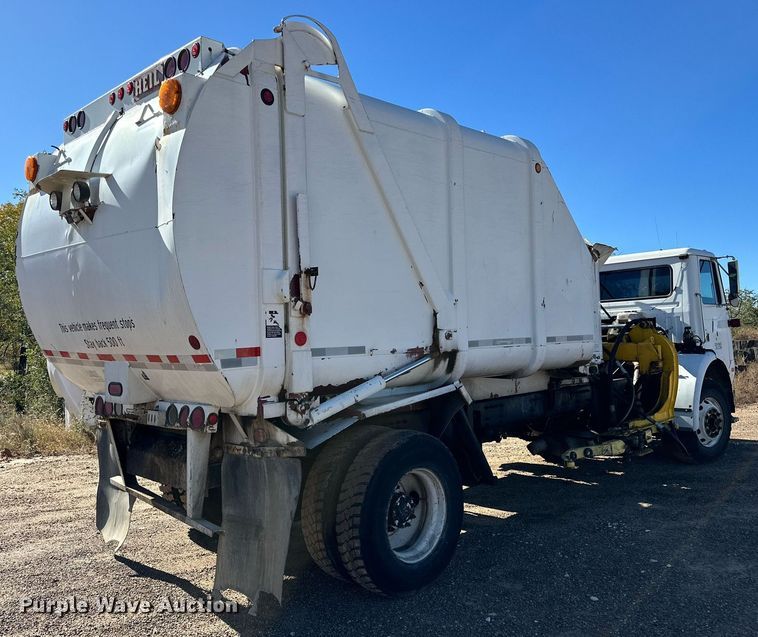 image for item DP5986 2005 Autocar refuse truck