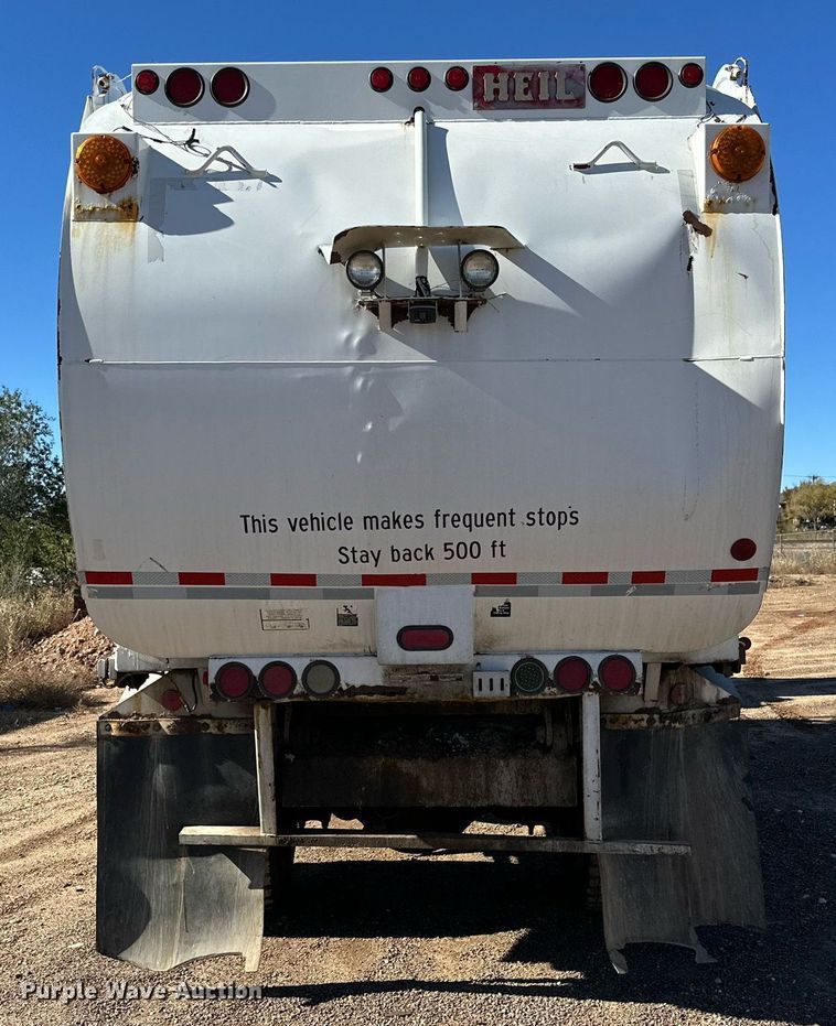 image for item DP5986 2005 Autocar refuse truck