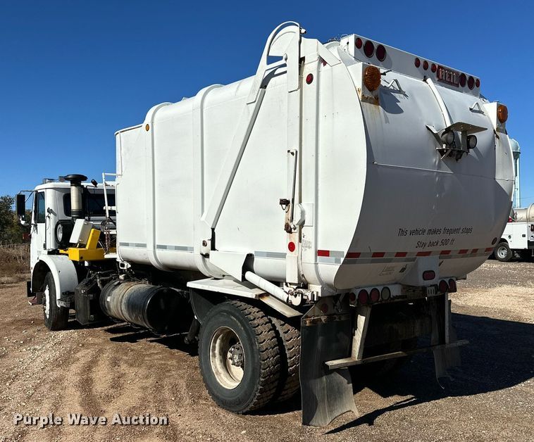 image for item DP5986 2005 Autocar refuse truck