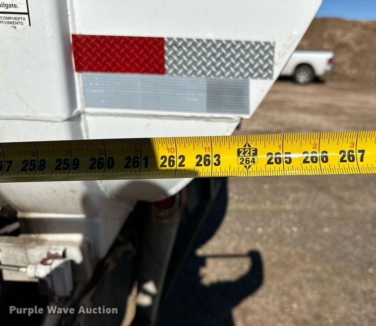 image for item DP5986 2005 Autocar refuse truck