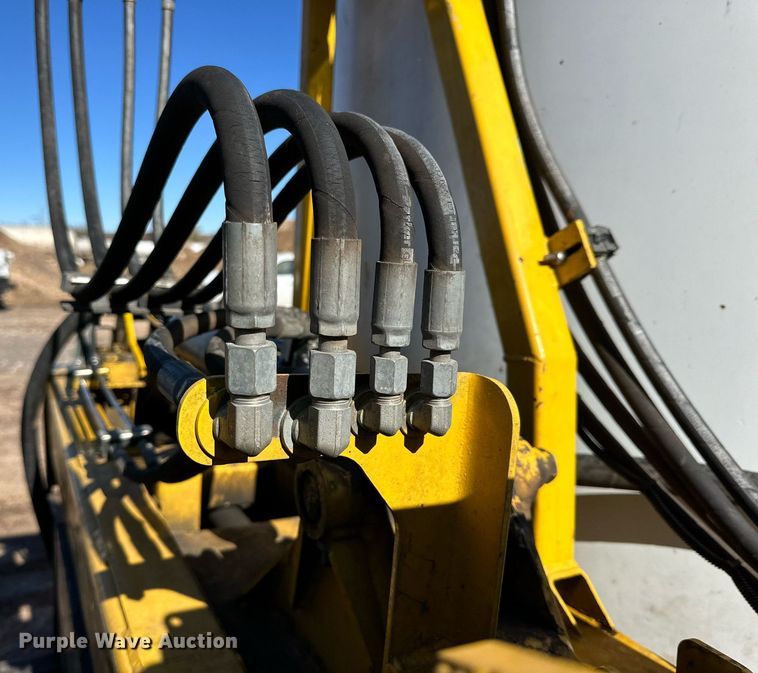 image for item DP5986 2005 Autocar refuse truck