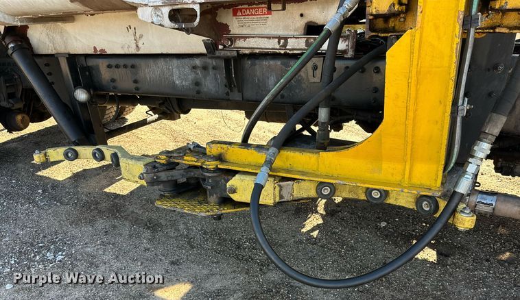 image for item DP5986 2005 Autocar refuse truck