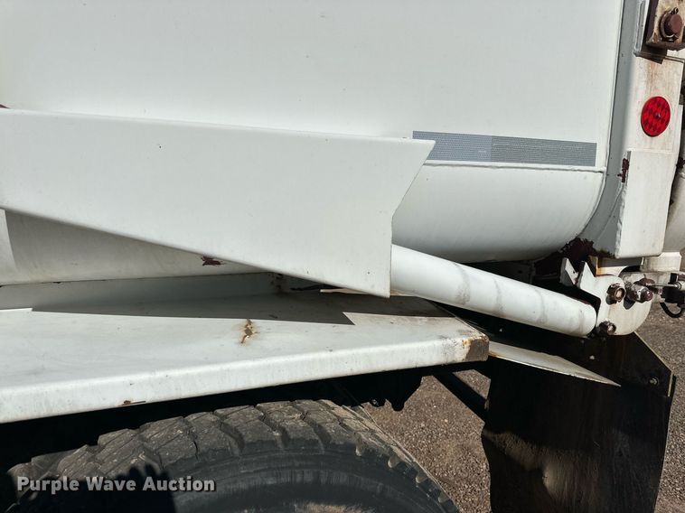 image for item DP5986 2005 Autocar refuse truck