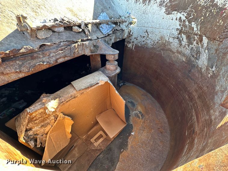 image for item DP5986 2005 Autocar refuse truck