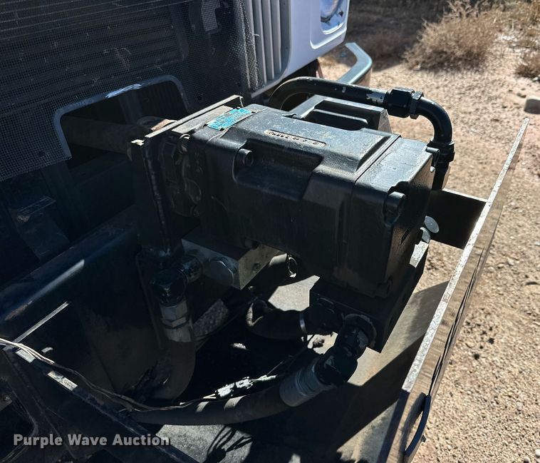 image for item DP5986 2005 Autocar refuse truck