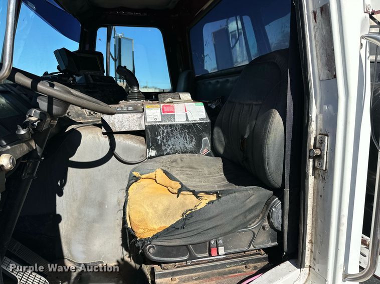 image for item DP5986 2005 Autocar refuse truck