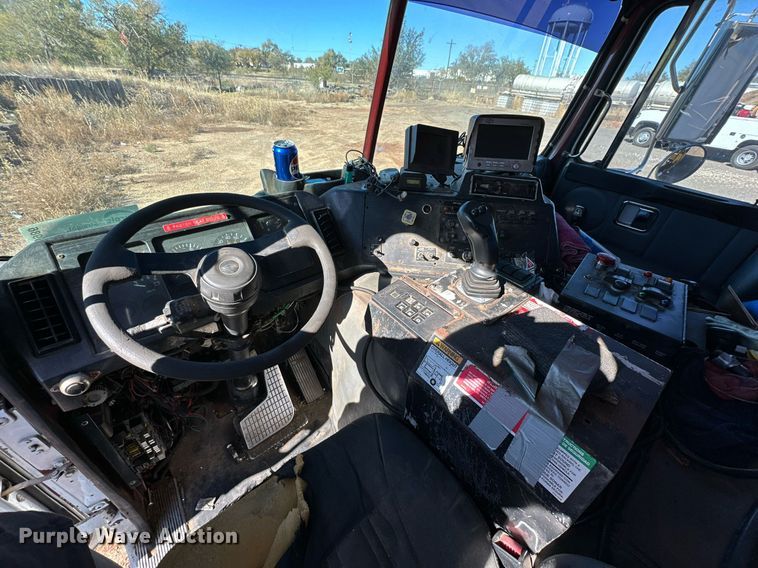 image for item DP5986 2005 Autocar refuse truck