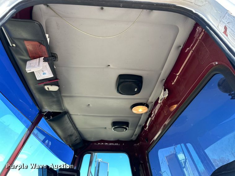 image for item DP5986 2005 Autocar refuse truck