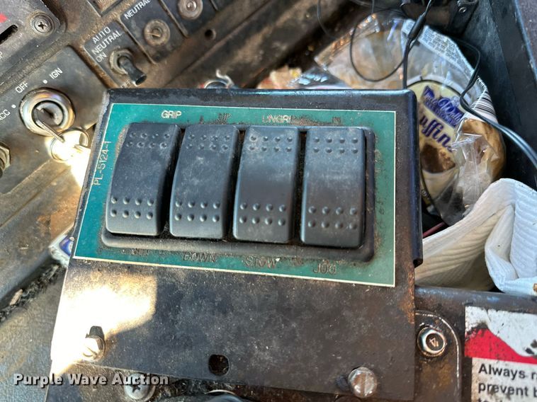 image for item DP5986 2005 Autocar refuse truck