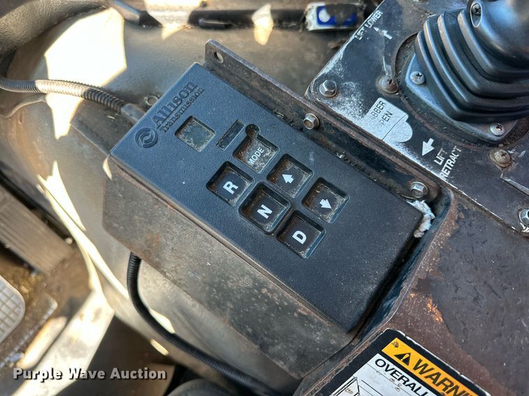 image for item DP5986 2005 Autocar refuse truck