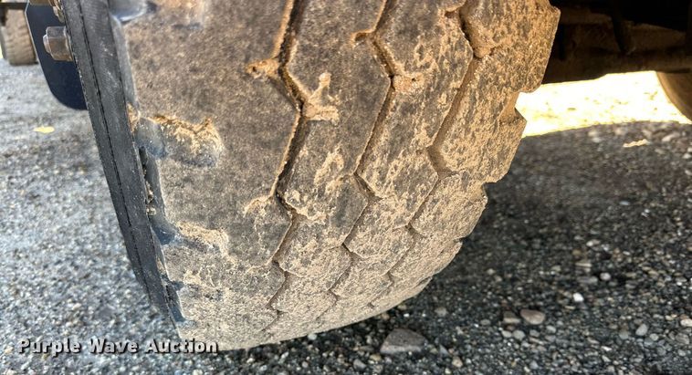 image for item DP5986 2005 Autocar refuse truck