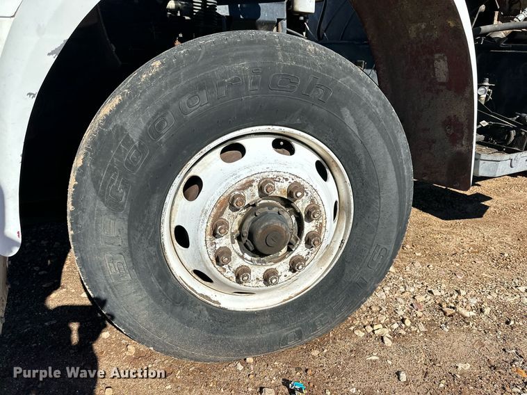 image for item DP5986 2005 Autocar refuse truck