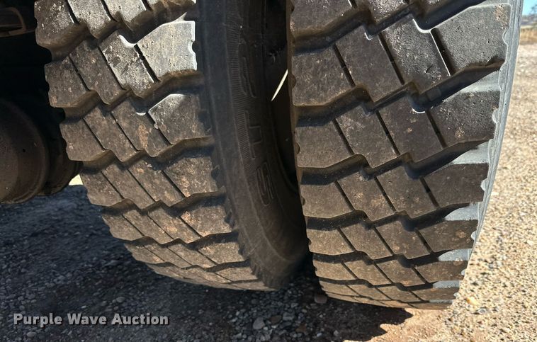 image for item DP5986 2005 Autocar refuse truck