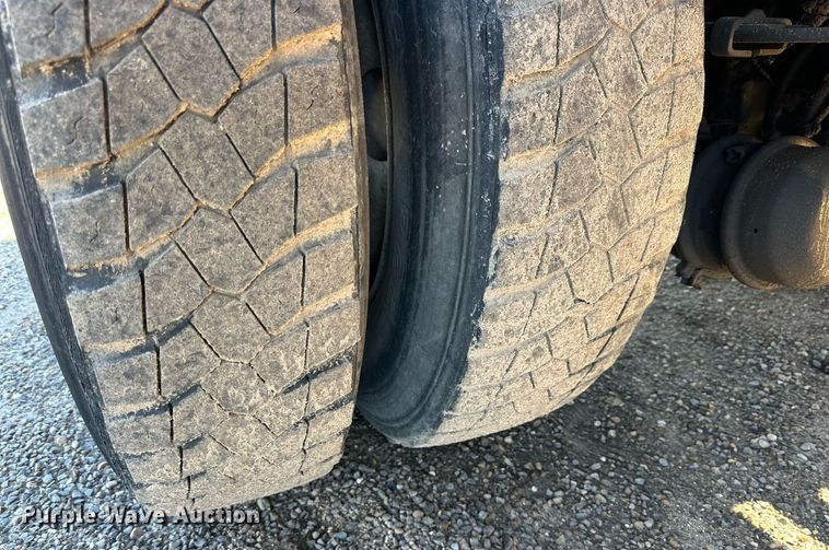 image for item DP5986 2005 Autocar refuse truck