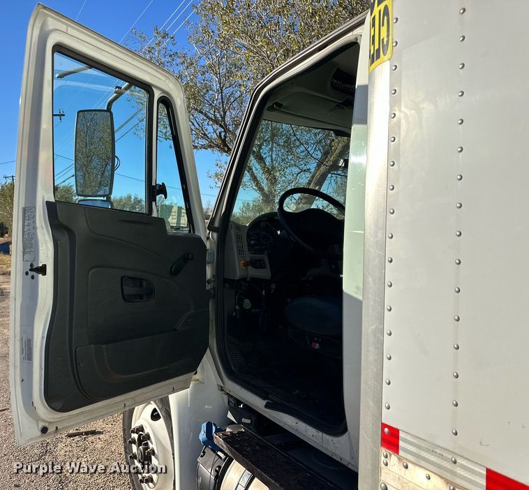 image for item DP5991 2016 International 4300  box truck