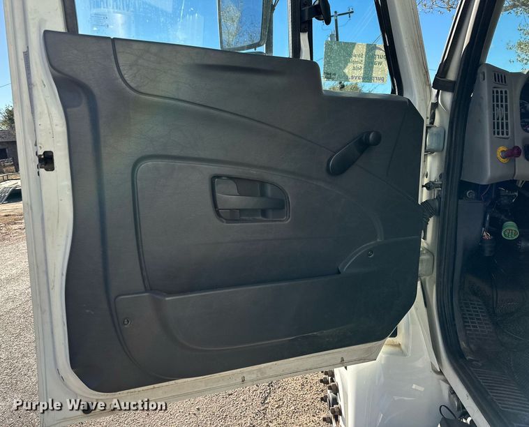 image for item DP5991 2016 International 4300  box truck