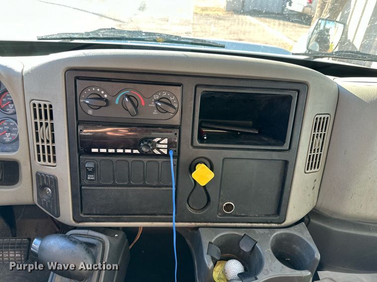 image for item DP5991 2016 International 4300  box truck