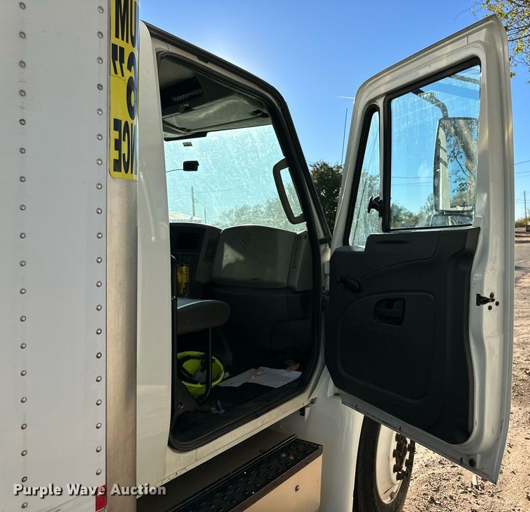 image for item DP5991 2016 International 4300  box truck