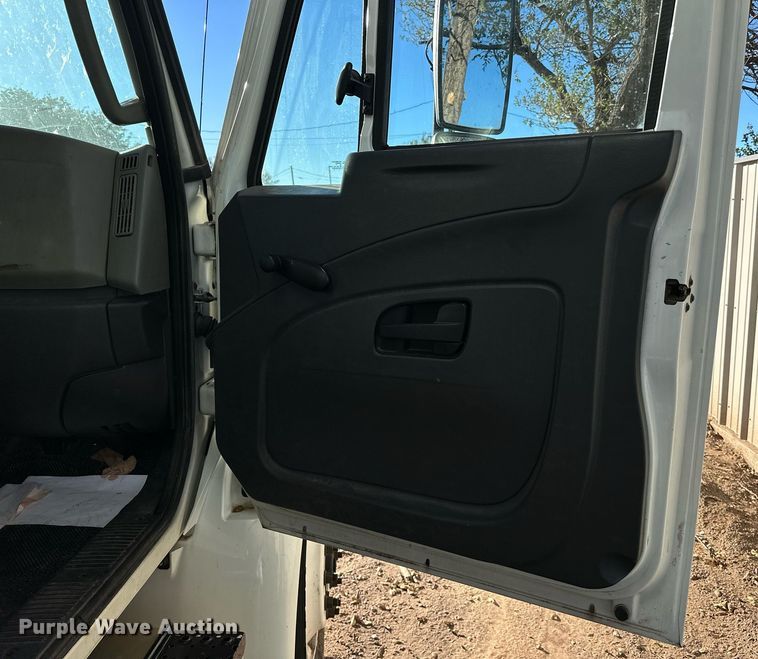 image for item DP5991 2016 International 4300  box truck