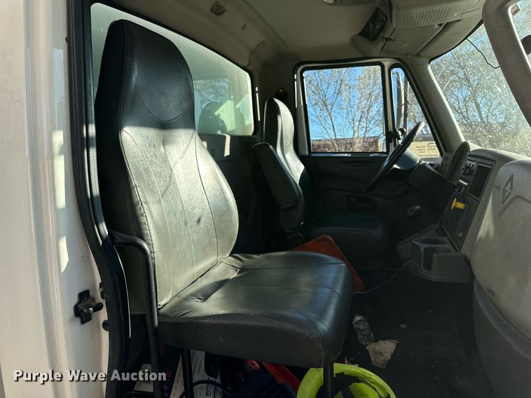 image for item DP5991 2016 International 4300  box truck