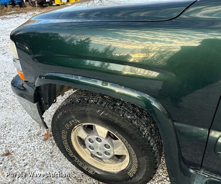 image for item DP6795 2001 Chevrolet Tahoe SUV