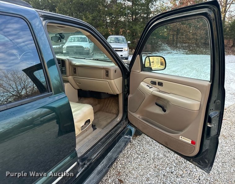image for item DP6795 2001 Chevrolet Tahoe SUV