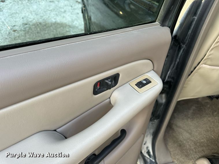 image for item DP6795 2001 Chevrolet Tahoe SUV