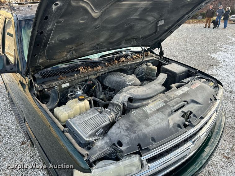 image for item DP6795 2001 Chevrolet Tahoe SUV