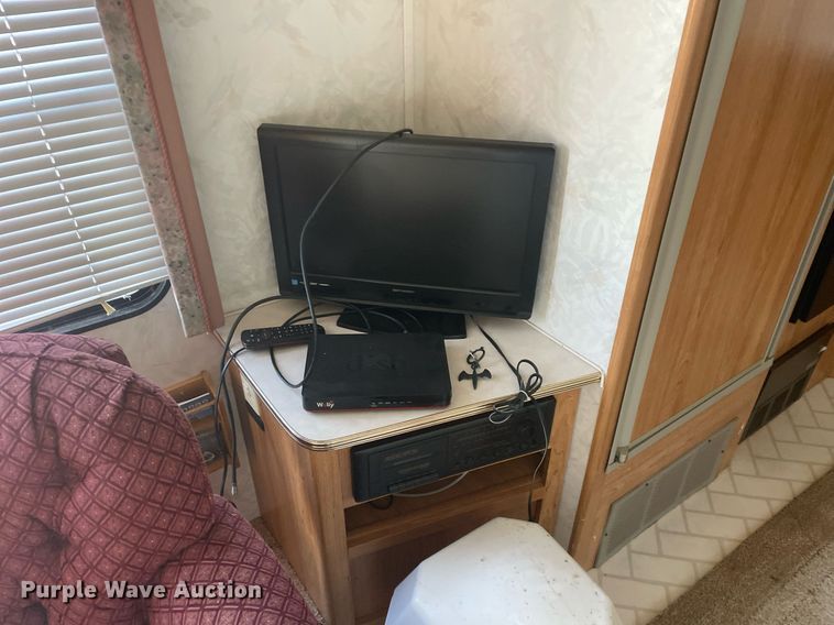 image for item DQ3120 1998 Coachmen Royal 97 RK camper