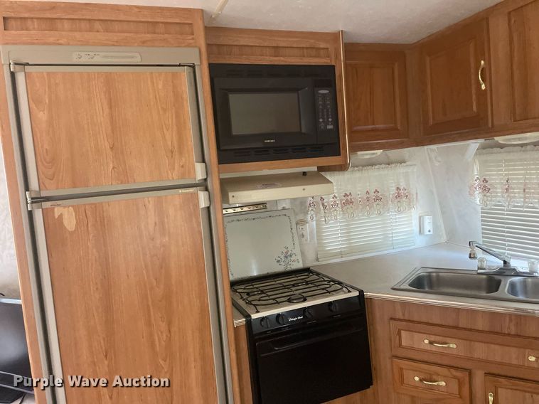 image for item DQ3120 1998 Coachmen Royal 97 RK camper