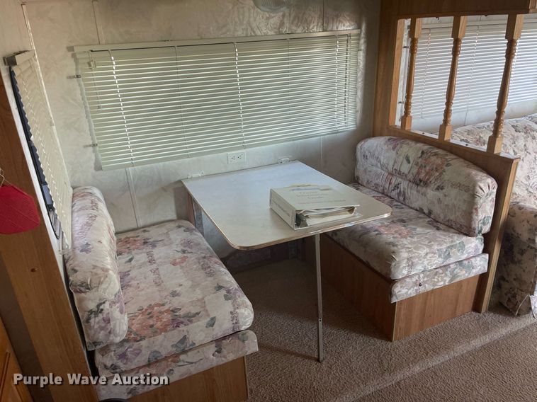 image for item DQ3120 1998 Coachmen Royal 97 RK camper