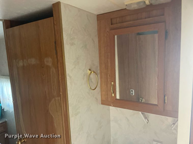 image for item DQ3120 1998 Coachmen Royal 97 RK camper