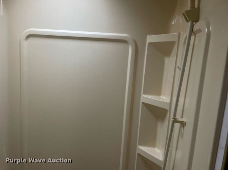 image for item DQ3120 1998 Coachmen Royal 97 RK camper