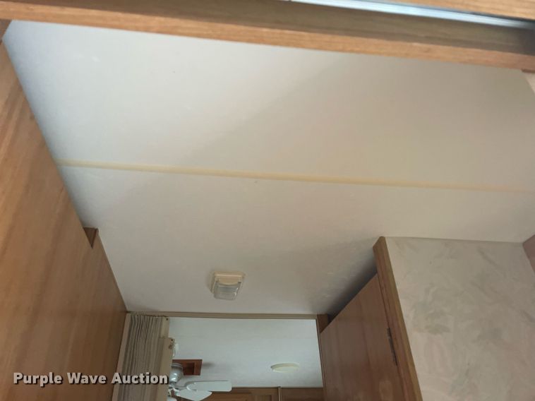 image for item DQ3120 1998 Coachmen Royal 97 RK camper